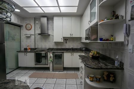 Apartamento à venda com 117m², 3 quartos e 2 vagas Apartamento à venda com 117m², 3 quartos e 2 vagasCozinha