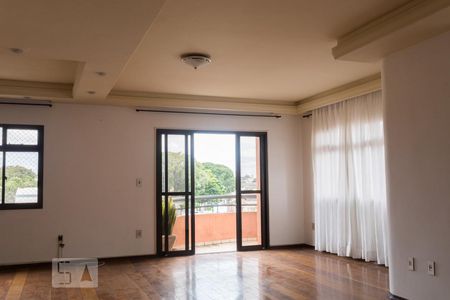 Sala de apartamento para alugar com 4 quartos, 145m² em Centro, Mogi das Cruzes