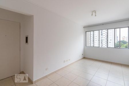 Sala de apartamento para alugar com 1 quarto, 42m² em Indianópolis, São Paulo