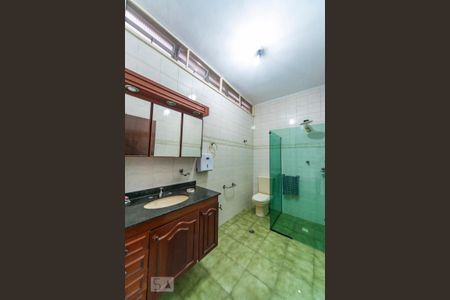 Banheiro 2 de casa para alugar com 3 quartos, 175m² em Parque Bandeirante, Santo André
