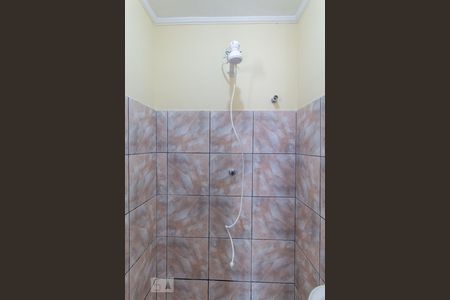 Banheiro de kitnet/studio para alugar com 1 quarto, 18m² em Quarta Parada, São Paulo