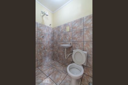 Banheiro de kitnet/studio para alugar com 1 quarto, 18m² em Quarta Parada, São Paulo