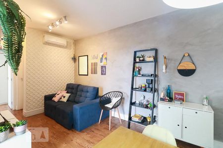 Sala de apartamento à venda com 2 quartos, 60m² em Vila Osasco, Osasco