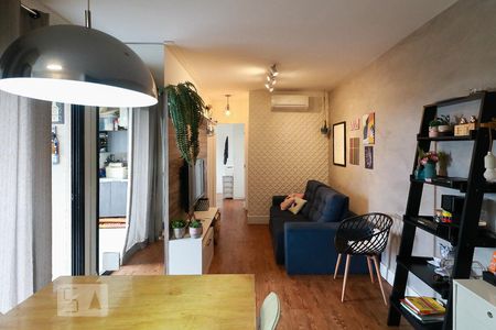 Sala de apartamento à venda com 2 quartos, 60m² em Vila Osasco, Osasco