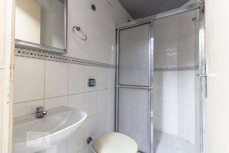 Banheiro de kitnet/studio para alugar com 1 quarto, 40m² em Jardim Aeroporto, São Paulo