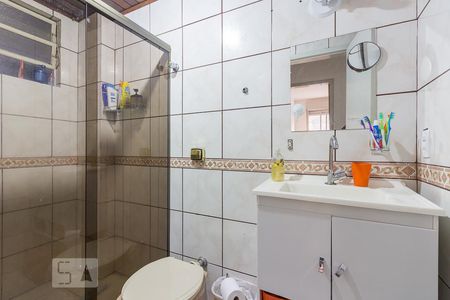 Banheiro de apartamento à venda com 2 quartos, 58m² em São Sebastião, Porto Alegre