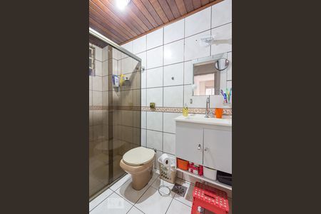 Banheiro de apartamento à venda com 2 quartos, 58m² em São Sebastião, Porto Alegre