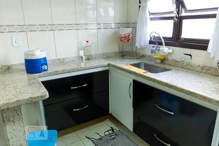 Casa para alugar com 162m², 3 quartos e 2 vagas Casa para alugar com 162m², 3 quartos e 2 vagasCozinha - Armários