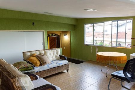 Casa para alugar com 162m², 3 quartos e 2 vagas Casa para alugar com 162m², 3 quartos e 2 vagasÁrea de Serviço