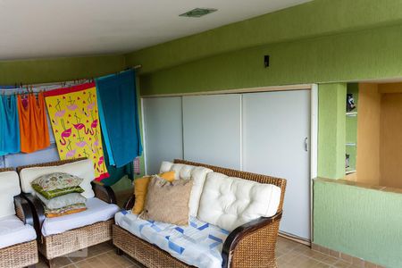 Casa para alugar com 162m², 3 quartos e 2 vagas Casa para alugar com 162m², 3 quartos e 2 vagasÁrea de Serviço