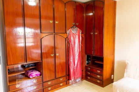 Casa para alugar com 162m², 3 quartos e 2 vagas Casa para alugar com 162m², 3 quartos e 2 vagasSuíte 3 - Armários