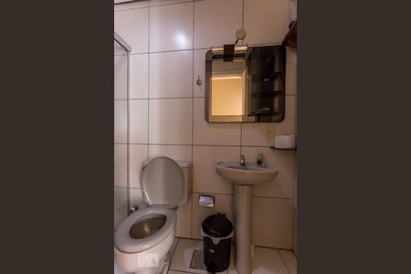 Banheiro de apartamento para alugar com 2 quartos, 51m² em Partenon, Porto Alegre