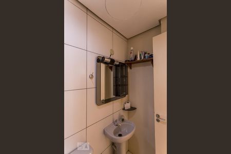 Banheiro de apartamento para alugar com 2 quartos, 51m² em Partenon, Porto Alegre