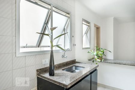 Cozinha de apartamento para alugar com 1 quarto, 28m² em Campos Elíseos, São Paulo