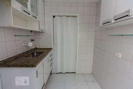 Cozinha de apartamento para alugar com 1 quarto, 39m² em Água Branca, São Paulo