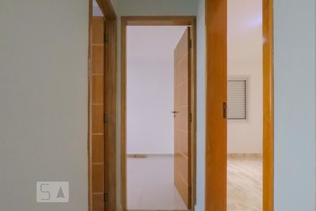 Corredor de apartamento à venda com 2 quartos, 57m² em Vila Vermelha, São Paulo
