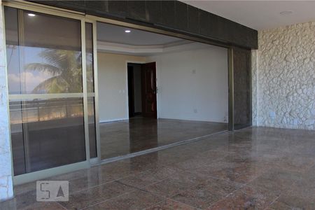 Varanda de apartamento para alugar com 4 quartos, 225m² em Barra da Tijuca, Rio de Janeiro