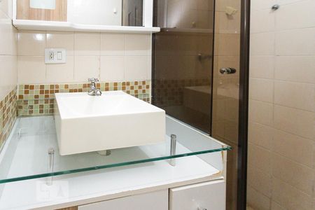 Banheiro de apartamento à venda com 2 quartos, 57m² em Sítio Pinheirinho, São Paulo