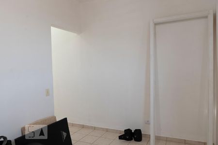 Casa à venda com 596m², 5 quartos e 8 vagas Casa à venda com 596m², 5 quartos e 8 vagasQuarto Edícula