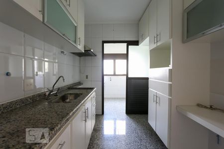 Apartamento para alugar com 116m², 2 quartos e 2 vagas Apartamento para alugar com 116m², 2 quartos e 2 vagasCozinha