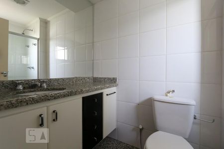 Apartamento para alugar com 116m², 2 quartos e 2 vagas Apartamento para alugar com 116m², 2 quartos e 2 vagasBanheiro da suíte