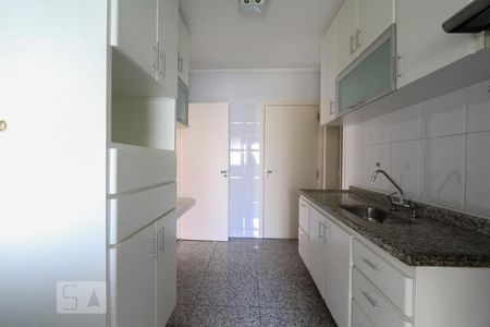 Apartamento para alugar com 116m², 2 quartos e 2 vagas Apartamento para alugar com 116m², 2 quartos e 2 vagasCozinha