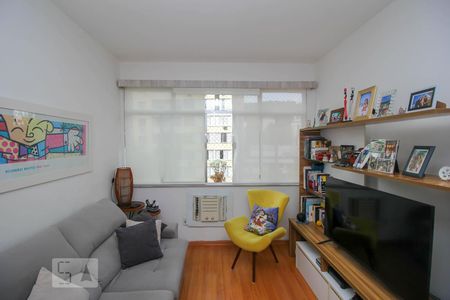 Apartamento à venda com 70m², 2 quartos e 1 vagaSala