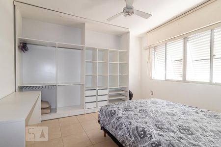 Dormitório de apartamento à venda com 1 quarto, 54m² em São João, Porto Alegre