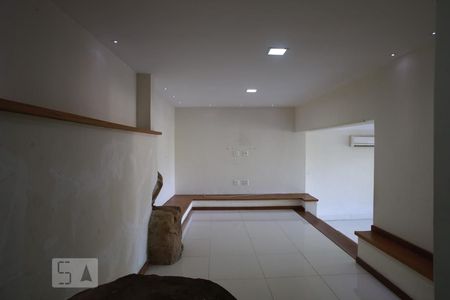 Sala de casa à venda com 4 quartos, 565m² em Grajaú, Rio de Janeiro