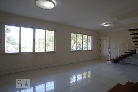 Sala de casa à venda com 4 quartos, 565m² em Grajaú, Rio de Janeiro