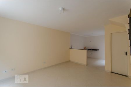 Sala de casa de condomínio à venda com 2 quartos, 67m² em Vila Monte Santo, São Paulo