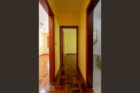 Corredor de apartamento para alugar com 2 quartos, 60m² em Auxiliadora, Porto Alegre