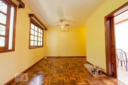 Sala de apartamento à venda com 2 quartos, 60m² em Auxiliadora, Porto Alegre