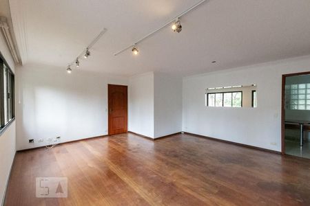 Sala de apartamento para alugar com 3 quartos, 130m² em Moema, São Paulo