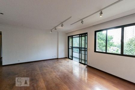 Sala de apartamento para alugar com 3 quartos, 130m² em Moema, São Paulo