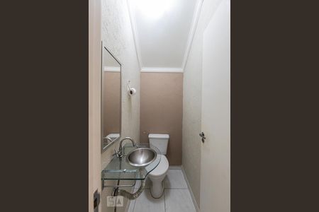 Lavabo de casa de condomínio para alugar com 2 quartos, 96m² em Vila Ema, São Paulo