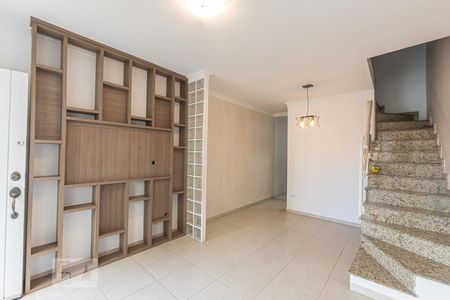 Sala de casa de condomínio para alugar com 2 quartos, 96m² em Vila Ema, São Paulo