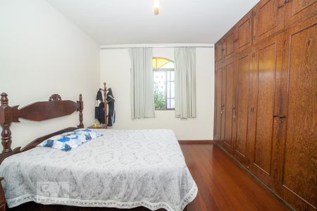 Suíte de casa à venda com 3 quartos, 240m² em Santa Amelia, Belo Horizonte