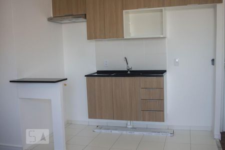 Cozinha de apartamento para alugar com 1 quarto, 40m² em Vila California, São Paulo