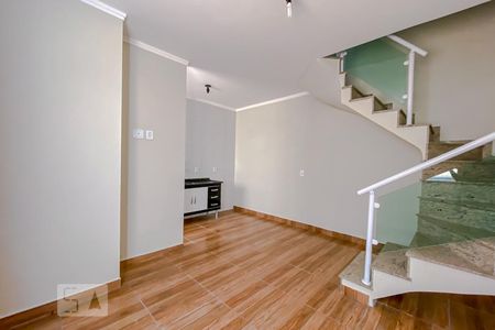 Sala de casa para alugar com 2 quartos, 42m² em Vila Antonieta, São Paulo