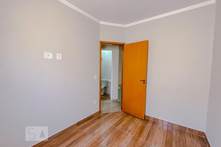 Quarto de casa para alugar com 2 quartos, 42m² em Vila Antonieta, São Paulo