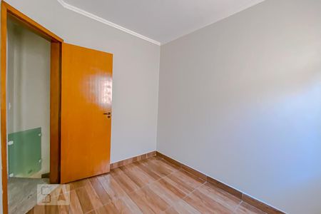 Quarto de casa para alugar com 2 quartos, 42m² em Vila Antonieta, São Paulo