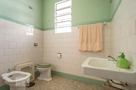 Banheiro da Suíte de apartamento à venda com 4 quartos, 180m² em Independência, Porto Alegre