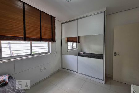 Quarto 1 de casa para alugar com 7 quartos, 260m² em Itapoã, Belo Horizonte