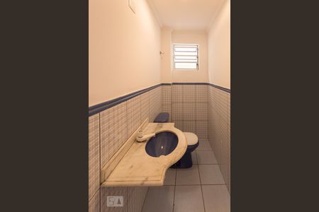 Lavabo de casa para alugar com 3 quartos, 240m² em Vila Ipojuca, São Paulo