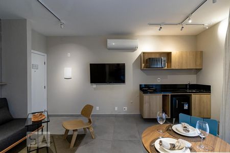 Sala/Quarto/Cozinha de apartamento para alugar com 1 quarto, 45m² em Jardim Europa, São Paulo