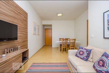 Sala de apartamento para alugar com 2 quartos, 76m² em Vila Paris, Belo Horizonte