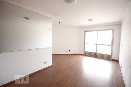 Sala de apartamento para alugar com 2 quartos, 70m² em Vila Alexandria, São Paulo