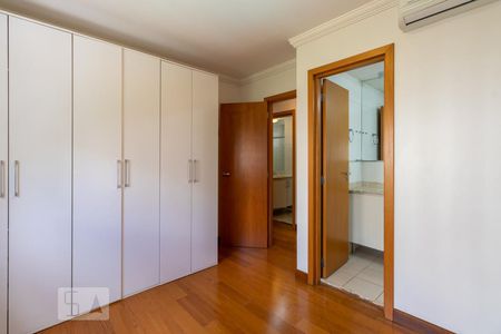 Suite de apartamento para alugar com 3 quartos, 94m² em Vila Olímpia, São Paulo