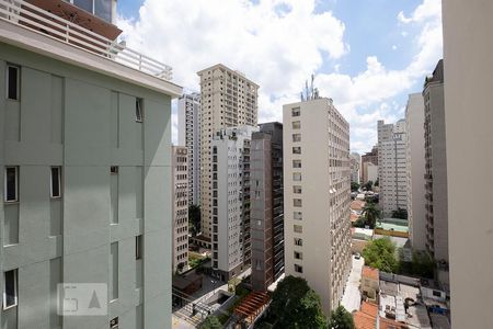 Sala- Varanda Vista de kitnet/studio para alugar com 1 quarto, 32m² em Jardim Paulista, São Paulo